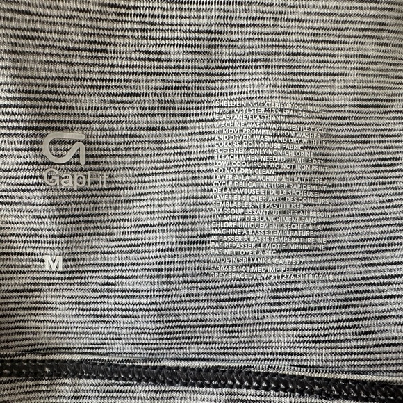 NWT Gap. GapFit Medium Impact Sports Bra. Size Medium. - Picture 5 of 5